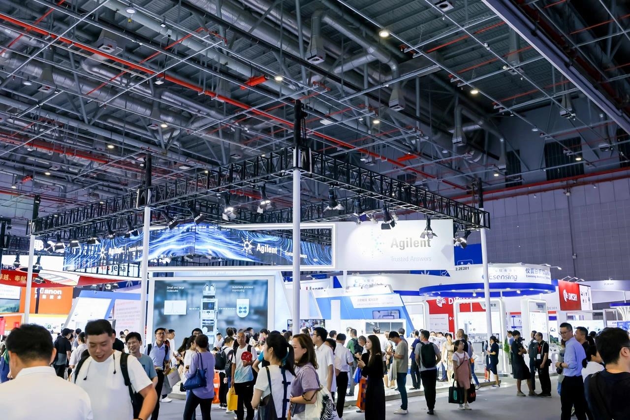 「實驗室設備核心零部件展區(qū)」研創(chuàng)“零”界突破，光電融合科研新時代